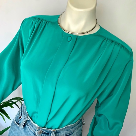 v i n t a g e :: Gorgeous Turquoise Pleated Satin Blouse - Picture 2 of 12